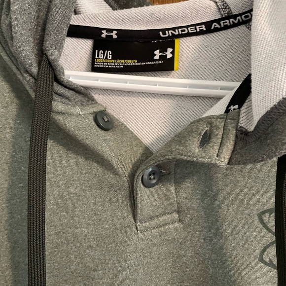 Mens like new under armour hoodie - Picture 3 of 3